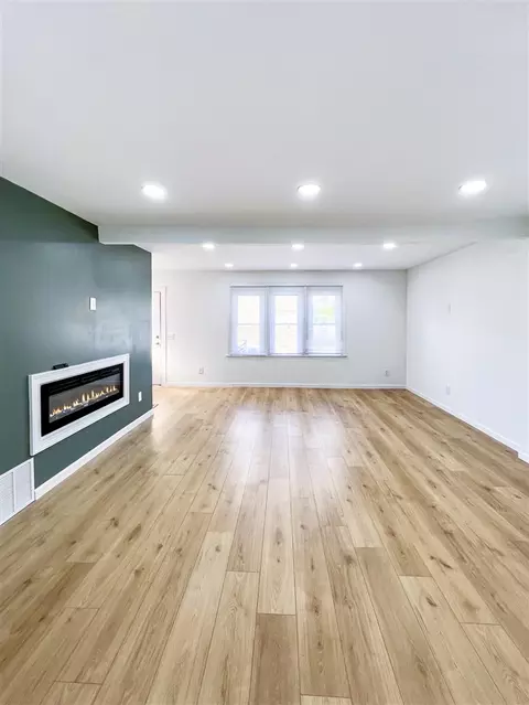 8050 Maxwell, Warren, MI 48089 photo 9