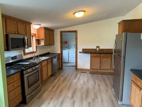 Kitchen - 14074 Elder, Grant, MI 49327 photo 2 of 4