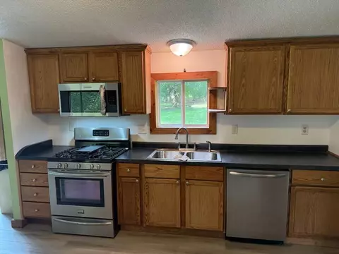 Kitchen - 14074 Elder, Grant, MI 49327 photo 3 of 4