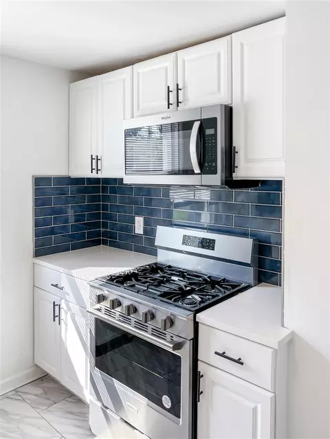 Kitchen - 14074 Hendricks, Warren, MI 48089 photo 3 of 4