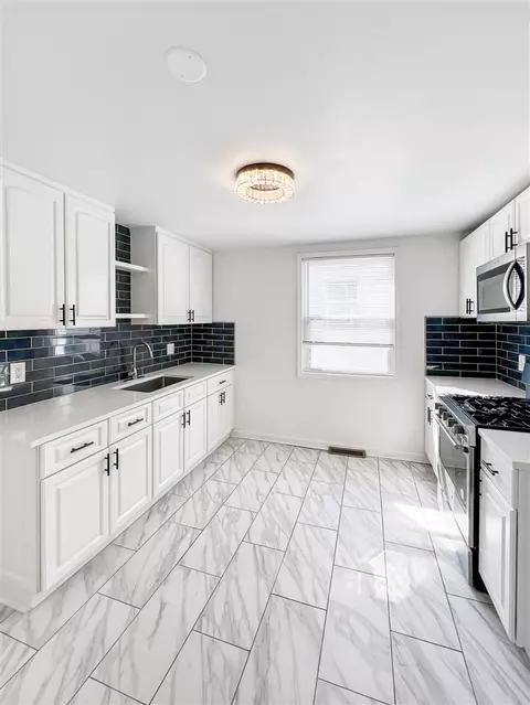 Kitchen - 14074 Hendricks, Warren, MI 48089 photo 2 of 4