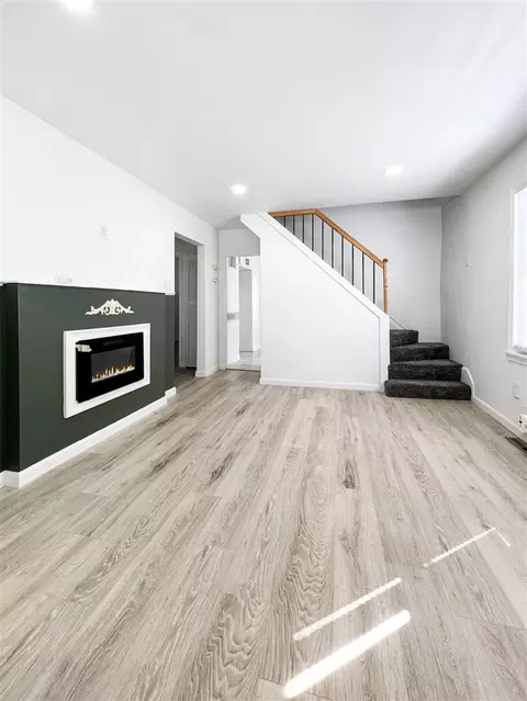 Living - 14074 Hendricks, Warren, MI 48089 photo 2 of 3