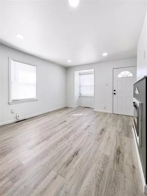 Living - 14074 Hendricks, Warren, MI 48089 photo 3 of 3