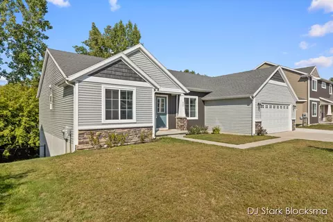 523 Hill Vly, Sparta, MI 49345