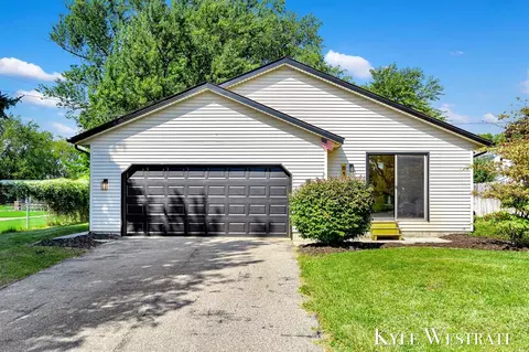 81 E 40th, Holland, MI 49423