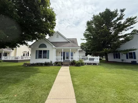2 Cottage, Manistee, MI 49660