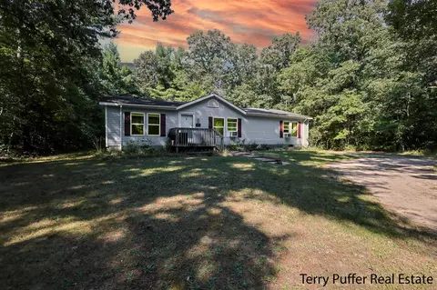 5862 E Riv, Twin Lake, MI 49457
