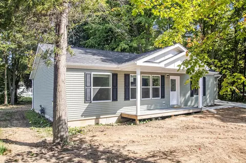 Exterior - 310 N First St, Cassopolis, MI 49031 photo 4 of 5