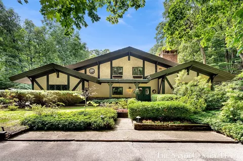 12879 Lakeshore, Grand Haven, MI 49417