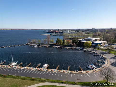 1009 Boardwalk Cv, Muskegon, MI 49441