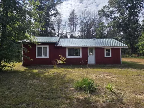 5237 N Twin Crk, Luther, MI 49656