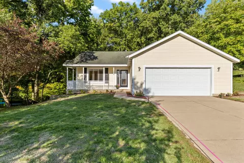 5819 Grand Oaks, Comstock Park, MI 49321