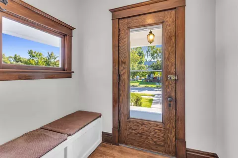 Entry Way - 207 S S Un, Tecumseh, MI 49286 photo 1 of 8