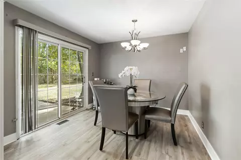Dining - 264 Amherst, Jackson, MI 49203 photo 2 of 5