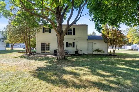 Exterior - 264 Amherst, Jackson, MI 49203 photo 6 of 10