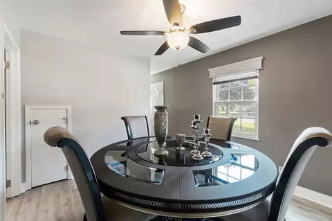 Dining - 264 Amherst, Jackson, MI 49203 photo 4 of 5