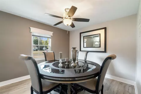 Dining - 264 Amherst, Jackson, MI 49203 photo 3 of 5