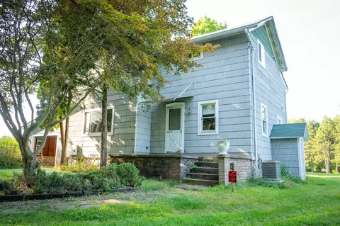 Exterior - 5820 Squires, Jackson, MI 49201 photo 7 of 15