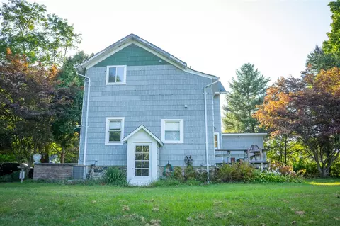 Exterior - 5820 Squires, Jackson, MI 49201 photo 8 of 15