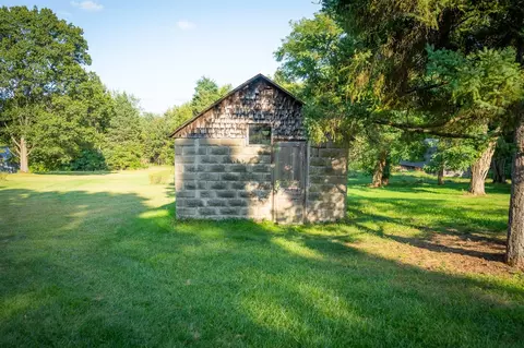 Exterior - 5820 Squires, Jackson, MI 49201 photo 10 of 15