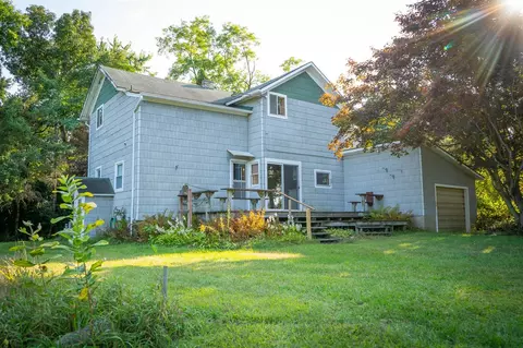 Exterior - 5820 Squires, Jackson, MI 49201 photo 9 of 15