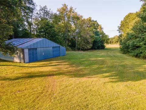 Exterior - 5820 Squires, Jackson, MI 49201 photo 6 of 15