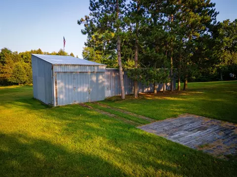Exterior - 5820 Squires, Jackson, MI 49201 photo 4 of 15