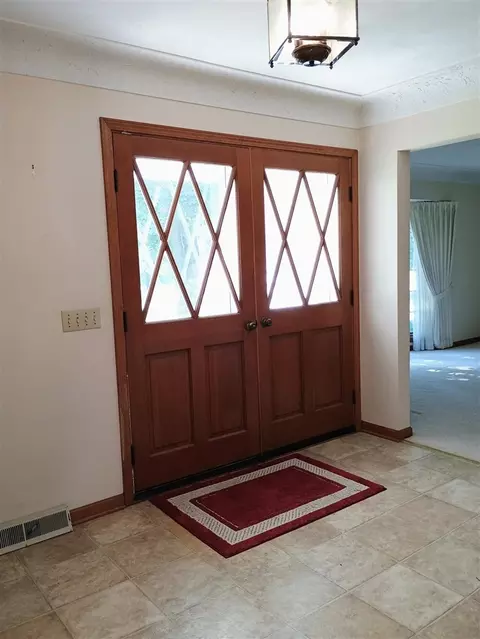 700 Berger, Saline, MI 48176 photo 2