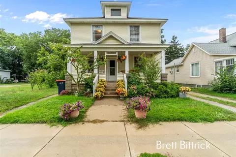 140 W 19th, Holland, MI 49423