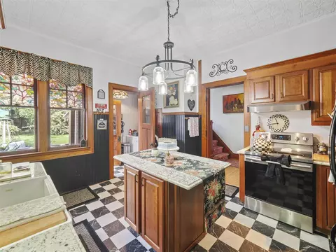 Kitchen - 516 Maple, Manistee, MI 49660 photo 4 of 7