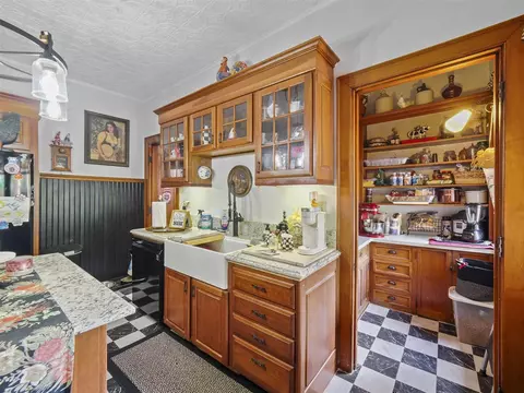 Kitchen - 516 Maple, Manistee, MI 49660 photo 2 of 7