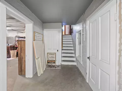 Entry Way - 516 Maple, Manistee, MI 49660 photo 20 of 21