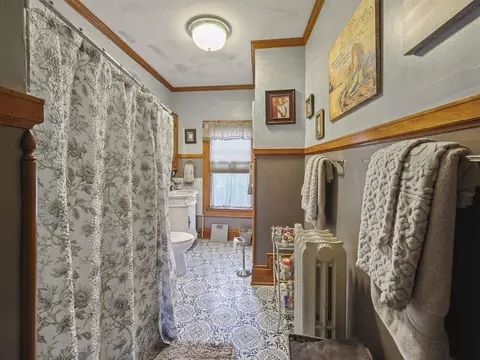 Bath - 516 Maple, Manistee, MI 49660 photo 1 of 6