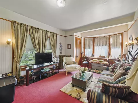 Living - 516 Maple, Manistee, MI 49660 photo 6 of 15