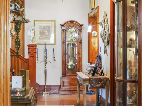 Entry Way - 516 Maple, Manistee, MI 49660 photo 15 of 21