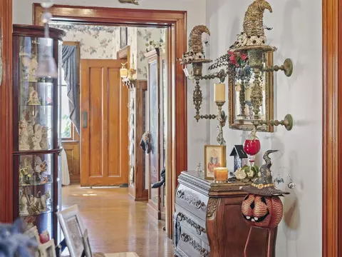 Entry Way - 516 Maple, Manistee, MI 49660 photo 11 of 21