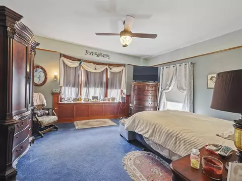Bedroom - 516 Maple, Manistee, MI 49660 photo 1 of 7
