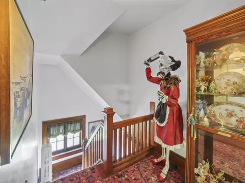 Entry Way - 516 Maple, Manistee, MI 49660 photo 19 of 21