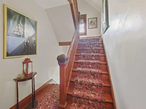 Entry Way - 516 Maple, Manistee, MI 49660 photo 18 of 21