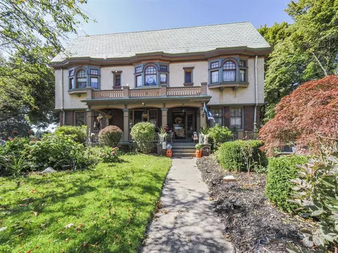 516 Maple, Manistee, MI 49660