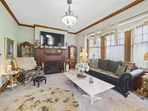 Living - 516 Maple, Manistee, MI 49660 photo 3 of 15