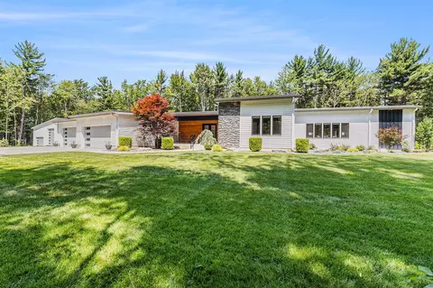 11437 State, Nunica, MI 49448