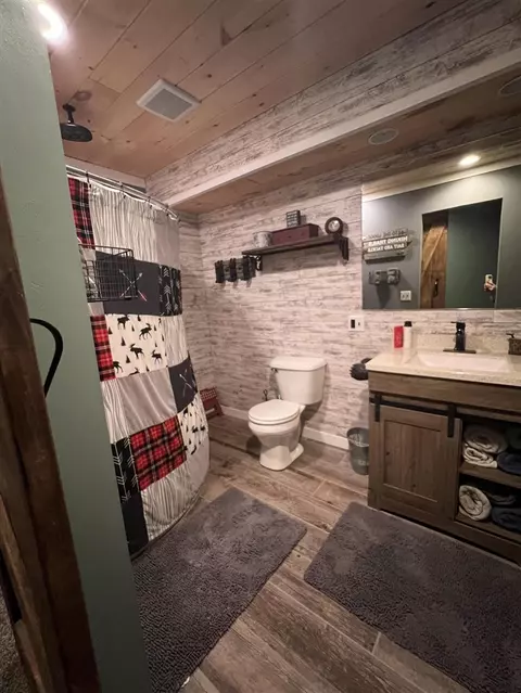 Bath - 111 Foxtail, Ionia, MI 48846 photo 2 of 2