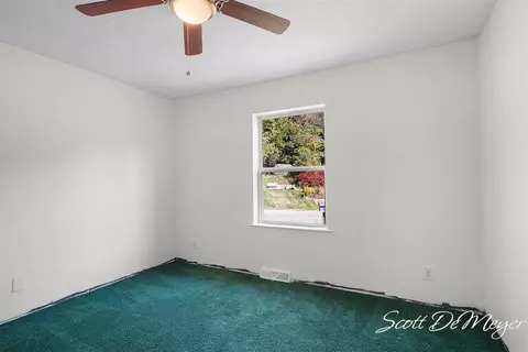 Bedroom - 12310 Mac, Belding, MI 48809 photo 3 of 8