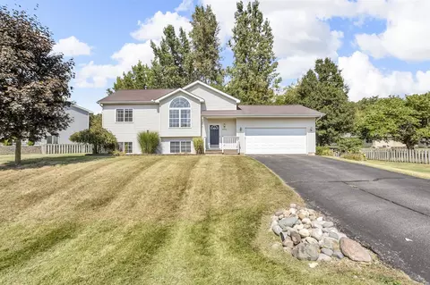 8002 Stonehaven, Parma, MI 49269