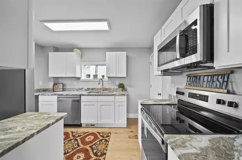 Kitchen - 813 Cooper, Jackson, MI 49203 photo 1 of 4