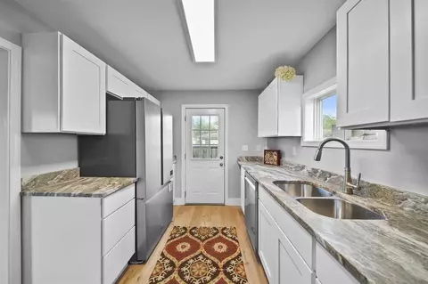 Kitchen - 813 Cooper, Jackson, MI 49203 photo 4 of 4