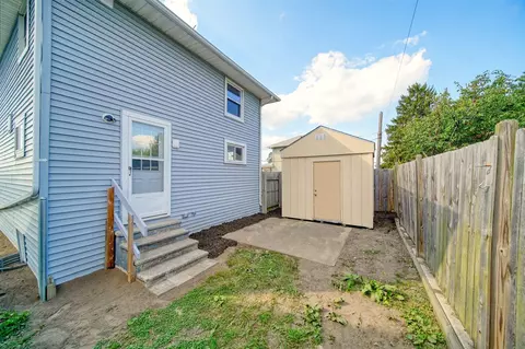 Exterior - 813 Cooper, Jackson, MI 49203 photo 6 of 8