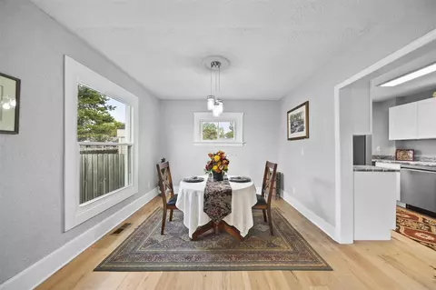 Dining - 813 Cooper, Jackson, MI 49203 photo 1 of 2