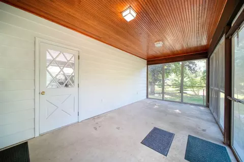 Exterior - 2930 Robinson, Jackson, MI 49203 photo 7 of 16